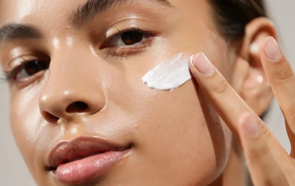 hd-strobe-cream-application-glow